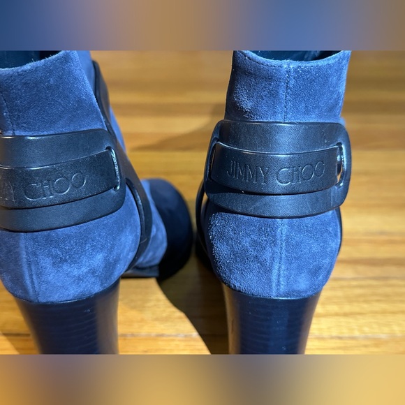 Jimmy Choo 8.5 ankle boots in navy blue suede with buckle details. Jeweled Logo - Picture 3 of 9